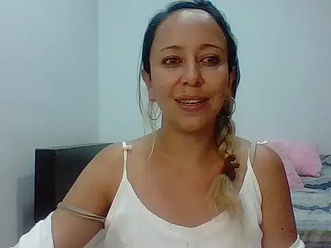 leah susman online show from November 2025 02:43:02 AM