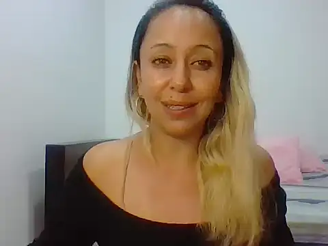 leah susman online show from November 2025 01:28:01 AM