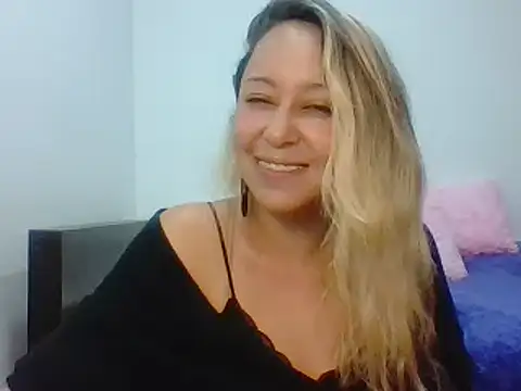 leah susman online show from November 2025 01:50:02 AM