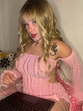 Snapshot of saraycat_ chatting on October 2025 11:40:01 PM saraycat  online show from October 2025 11:40:01 PM