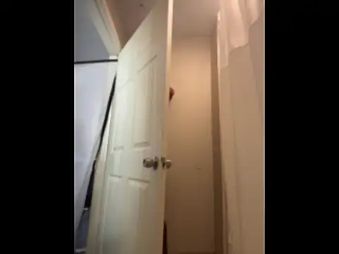 CinnaCakesss online show from April 2026 11:48:01 PM