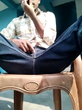 YourTarzan online show from November 2025 06:44:01 AM