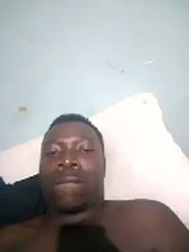 Snapshot of Mrhugeblack chatting on November 2025 10:42:02 PM Mrhugeblack online show from November 2025 10:42:02 PM