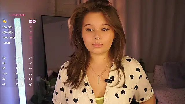 Anna Nicol online show from December 2025 01:18:02 PM