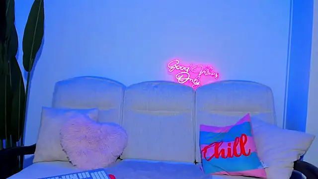 JessicaSky  online show from February 2026 08:32:02 PM