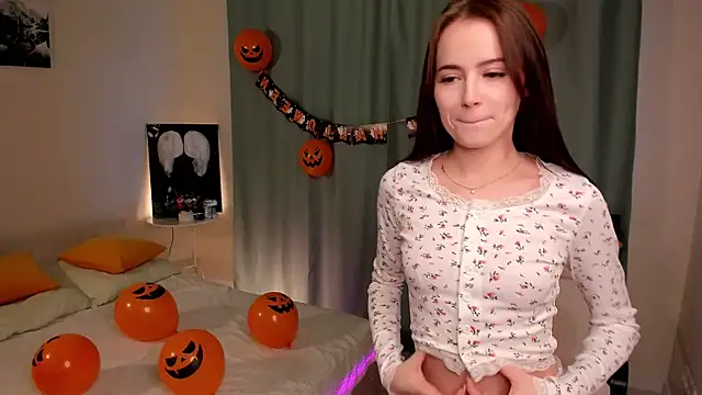 Snapshot of Chloeee4200 chatting on October 2025 12:53:02 PM Chloeee4200 online show from October 2025 12:53:02 PM