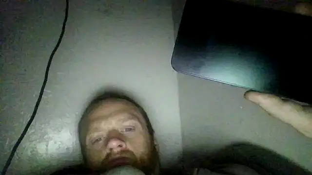 Hurri21 online show from November 2025 10:48:01 PM