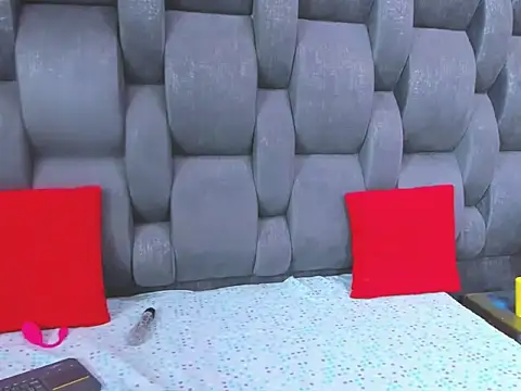 Snapshot of valerythompsonper chatting on January 2026 07:29:01 PM valerythompsonper online show from January 2026 07:29:01 PM