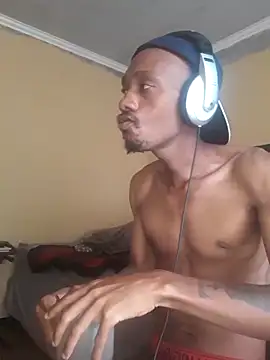 Snapshot of Hidden_African_Fruit chatting on February 2026 05:26:02 AM Hidden African Fruit online show from February 2026 05:26:02 AM