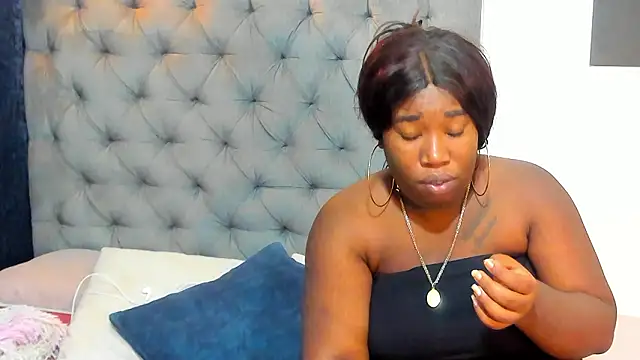 nahiroby ebony online show from February 2026 04:08:01 PM