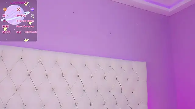 DaniielaV online show from February 2026 01:43:01 PM