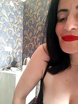 Snapshot of Gecenin_Kralicesi chatting on May 2026 01:18:02 PM Gecenin Kralicesi online show from May 2026 01:18:02 PM