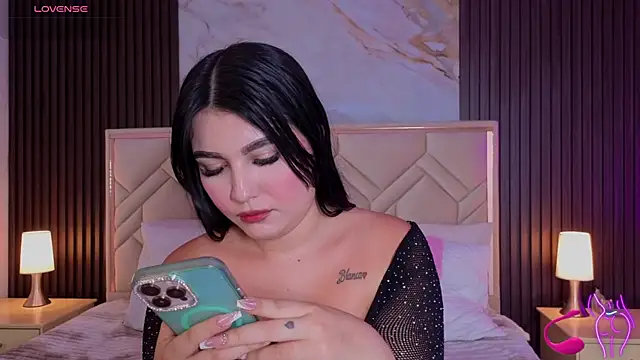 MiaaFarrel online show from July 2026 07:20:02 PM