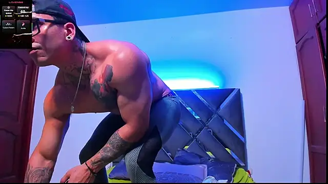 ArnoldSexy  online show from October 2025 04:14:02 PM