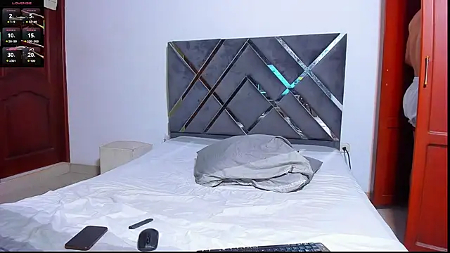 ArnoldSexy  online show from November 2025 05:01:02 PM