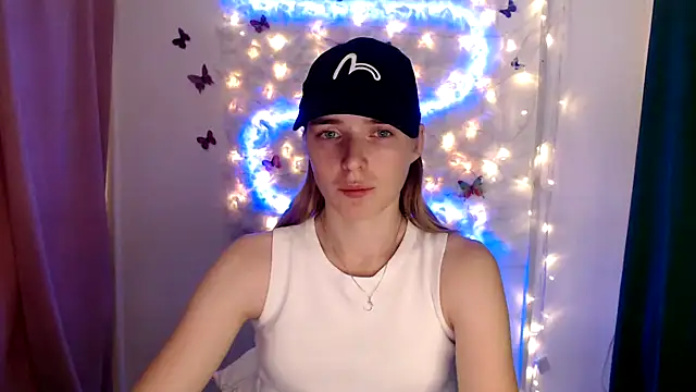 JuiceLips   online show from September 2025 03:22:01 PM