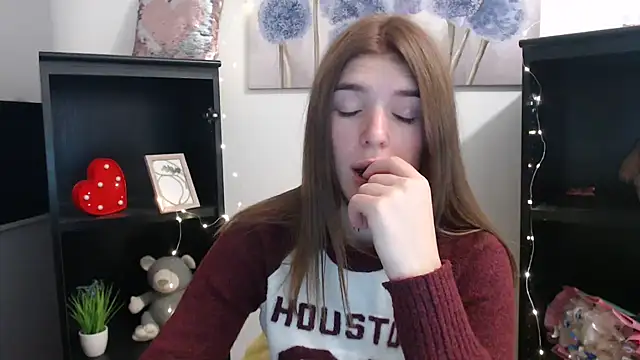 JuiceLips   online show from October 2025 01:00:01 PM