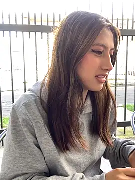 KloePink  online show from December 2025 12:36:02 PM