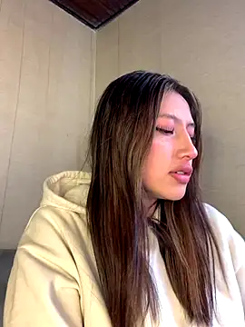 KloePink  online show from December 2025 01:09:02 PM