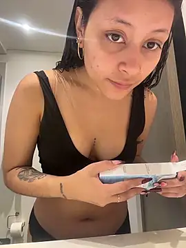 Snapshot of CatadeLuca chatting on February 2026 03:27:01 PM CatadeLuca online show from February 2026 03:27:01 PM