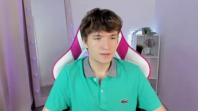 Snapshot of Ethan_Rivers chatting on October 2025 08:41:01 PM Ethan Rivers online show from October 2025 08:41:01 PM