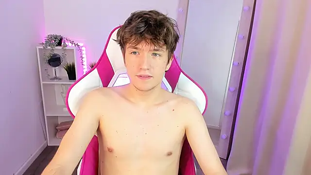 Snapshot of Ethan_Rivers chatting on October 2025 08:43:02 PM Ethan Rivers online show from October 2025 08:43:02 PM