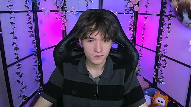 Snapshot of Ethan_Rivers chatting on November 2025 11:43:01 AM Ethan Rivers online show from November 2025 11:43:01 AM