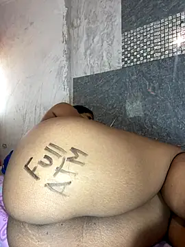 Messy-diana21 online show from December 2025 08:16:02 PM