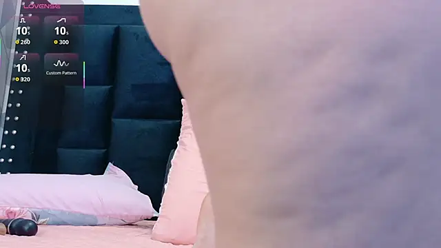 Snapshot of mamaneedsfun chatting on November 2025 03:11:02 PM mamaneedsfun online show from November 2025 03:11:02 PM