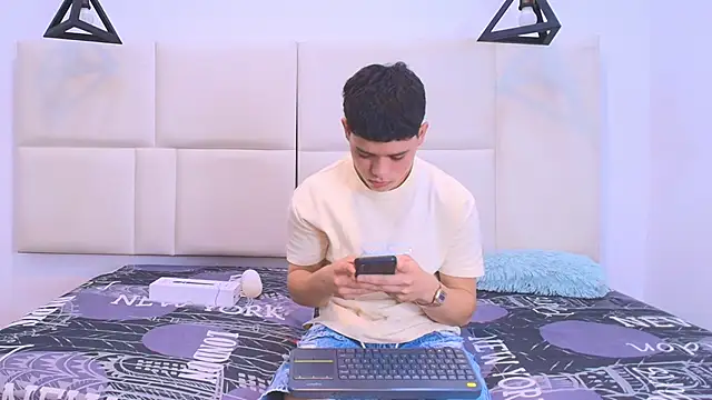 aron twink66 online show from September 2025 03:24:02 PM