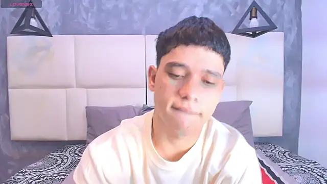 aron twink66 online show from October 2025 02:47:01 PM