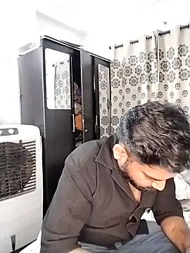 Snapshot of avi007p chatting on April 2026 05:10:01 PM avi007p online show from April 2026 05:10:01 PM
