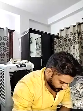 Snapshot of avi007p chatting on April 2026 09:02:01 PM avi007p online show from April 2026 09:02:01 PM
