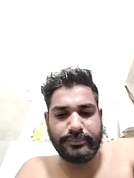 Snapshot of avi007p chatting on May 2026 03:44:01 AM avi007p online show from May 2026 03:44:01 AM