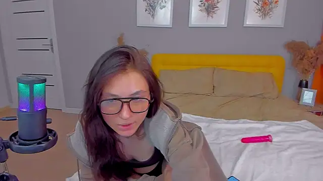 Snapshot of BrandyShy chatting on September 2025 01:49:01 PM BrandyShy online show from September 2025 01:49:01 PM