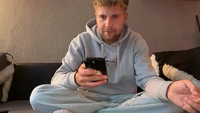 Snapshot of RioBlaze chatting on September 2025 04:41:02 PM RioBlaze online show from September 2025 04:41:02 PM