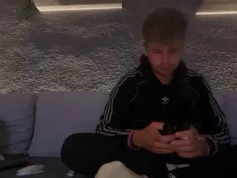 Snapshot of RioBlaze chatting on October 2025 09:08:02 PM RioBlaze online show from October 2025 09:08:02 PM