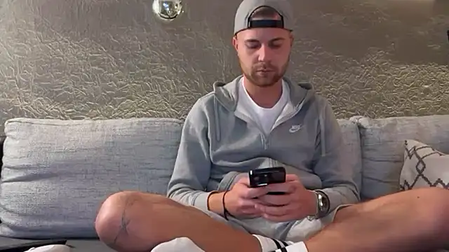 Snapshot of RioBlaze chatting on November 2025 05:41:01 PM RioBlaze online show from November 2025 05:41:01 PM