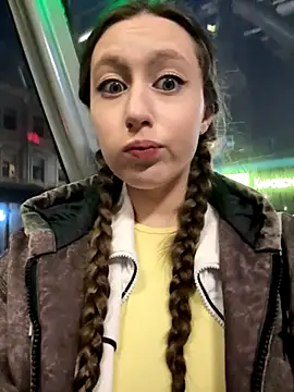 Snapshot of FroggyAnna chatting on November 2025 02:40:02 PM FroggyAnna online show from November 2025 02:40:02 PM