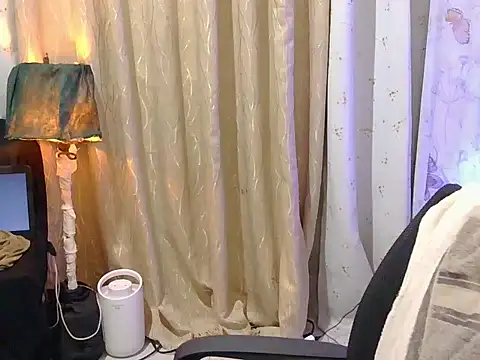 Snapshot of honeyLushess chatting on November 2025 08:59:02 AM honeyLushess online show from November 2025 08:59:02 AM