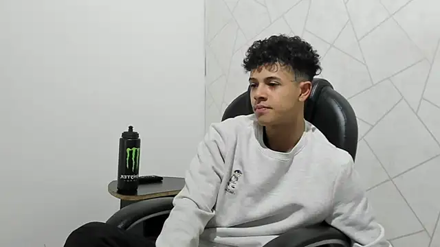 Alex Colton7 online show from November 2025 04:04:01 AM