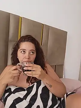 LoanaSantos online show from June 2026 12:33:02 PM
