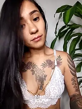 Liahdiaz  online show from December 2025 01:26:01 PM