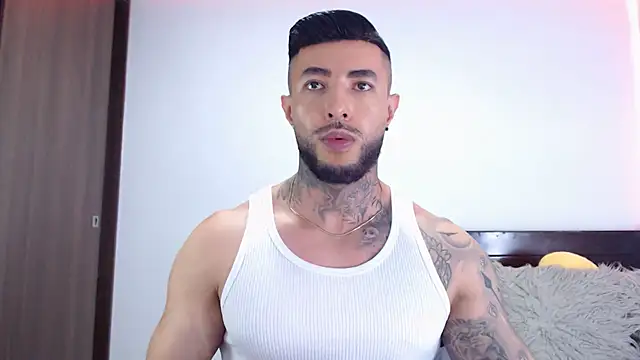 andrea de lucaa online show from December 2025 01:34:01 AM