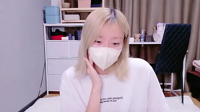 Nana  ch online show from December 2025 05:56:02 AM