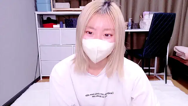 Nana  ch online show from December 2025 05:48:01 AM