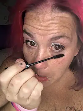 Courdles online show from November 2025 09:31:02 PM