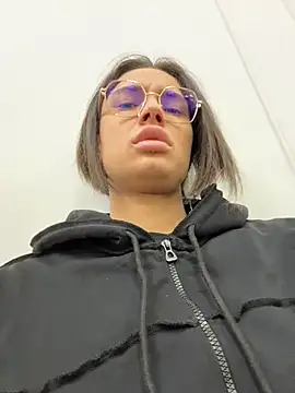 VioletAsh online show from February 2026 04:27:02 AM