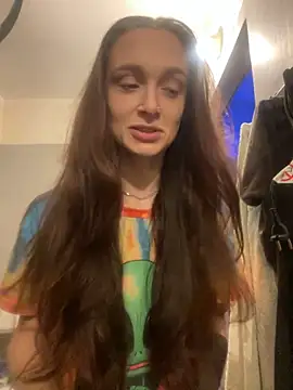   Leyla   online show from September 2025 06:30:02 PM