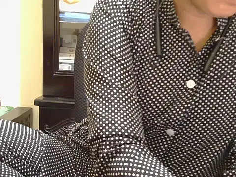 Snapshot of fairy_queen07 chatting on October 2025 07:12:01 PM fairy queen07 online show from October 2025 07:12:01 PM